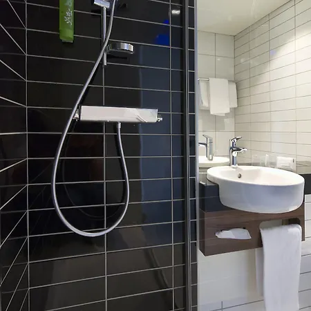 Hotel Express Centre By Ihg 3*