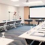 Express Centre By Ihg Hotel