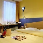 Express Centre By Ihg Hotel