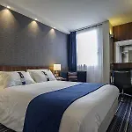 Hotel Express Centre By Ihg Lila