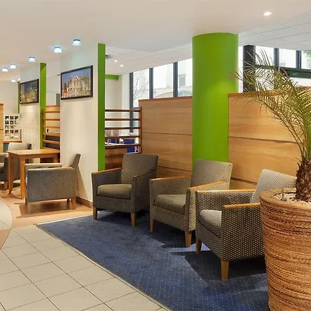 Express Centre By Ihg 릴