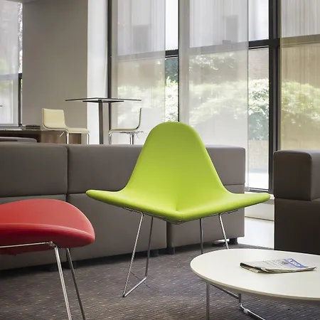 Express Centre By Ihg 호텔