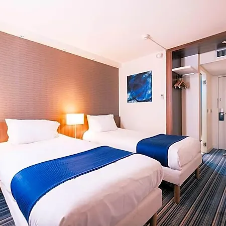 호텔 Express Centre By Ihg