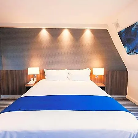 호텔 Express Centre By Ihg 3*