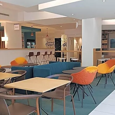 Express Centre By Ihg 호텔