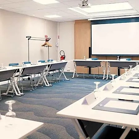 Express Centre By Ihg 호텔