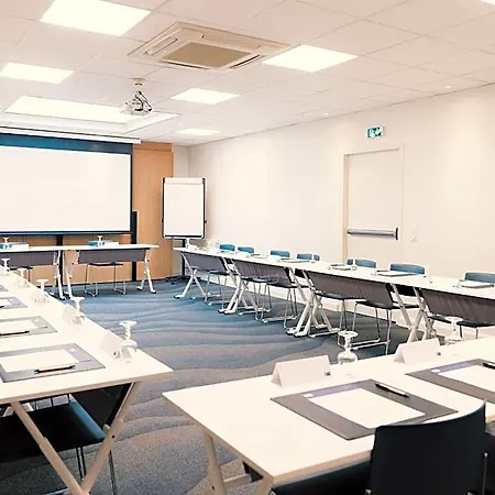 Express Centre By Ihg 3*