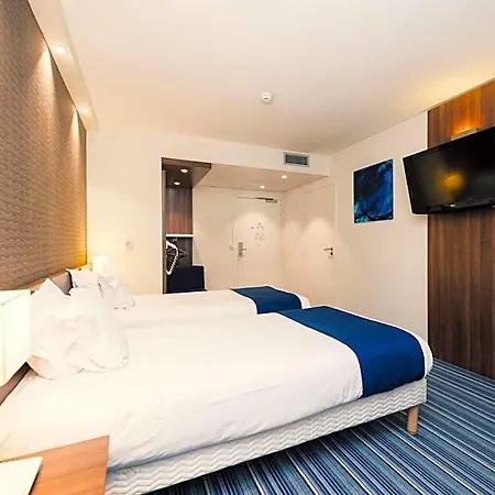 Express Centre By Ihg 호텔 3*
