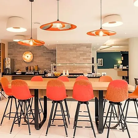 Express Centre By Ihg 릴
