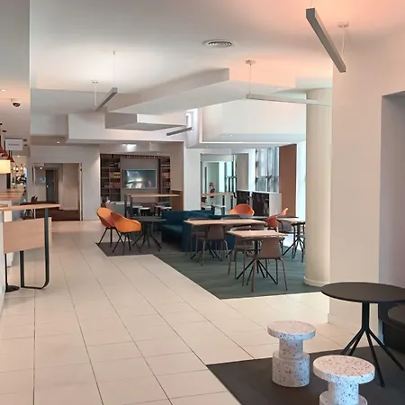 Express Centre By Ihg 호텔 릴