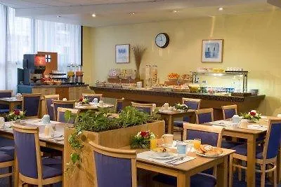 Express Centre By Ihg Отель 3*