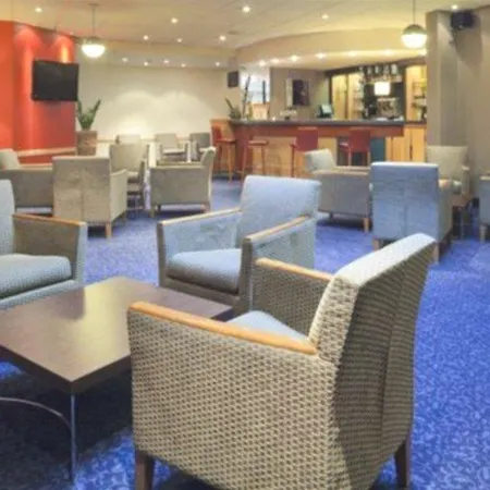 Express Centre By Ihg 3* 릴