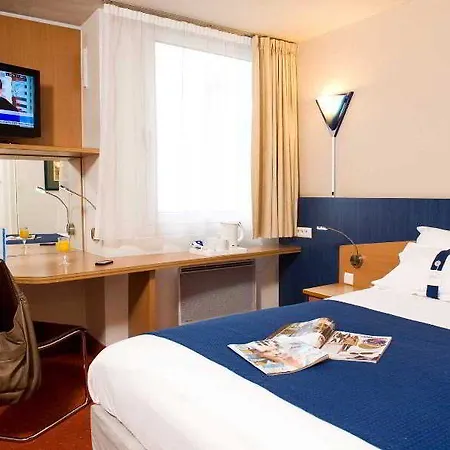 Hotel Express Centre By Ihg 3*