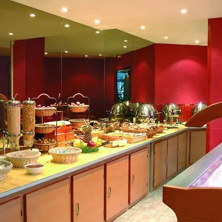 Express Centre By Ihg 호텔 릴