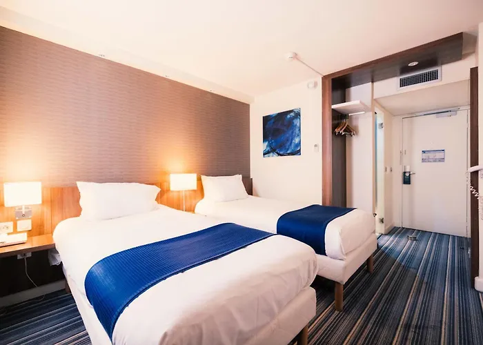 Hotel Express Centre By Ihg