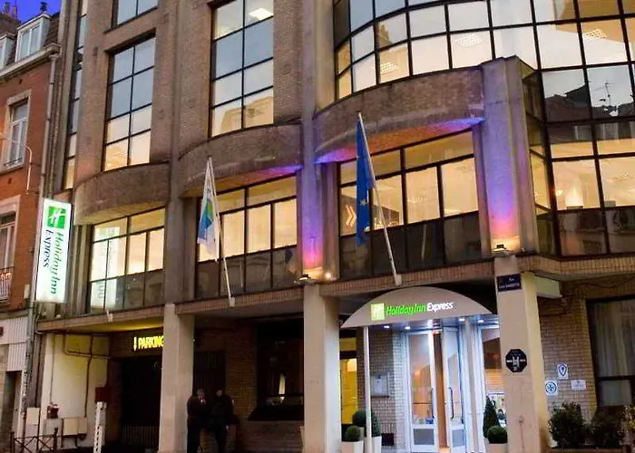 Hotel Express Centre By Ihg 3*