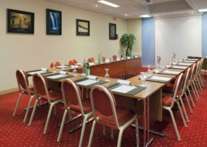 Hotel Express Centre By Ihg 3*