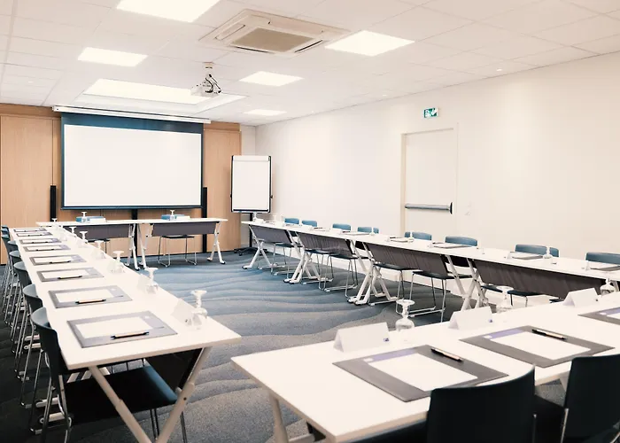 Otel Express Centre By Ihg