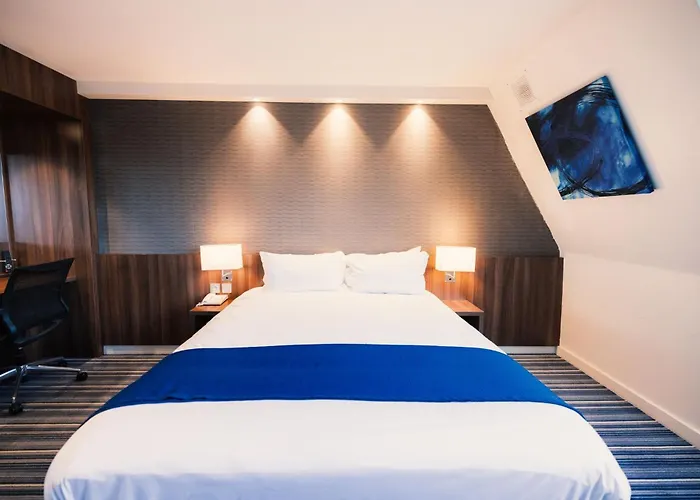 Express Centre By Ihg 3*